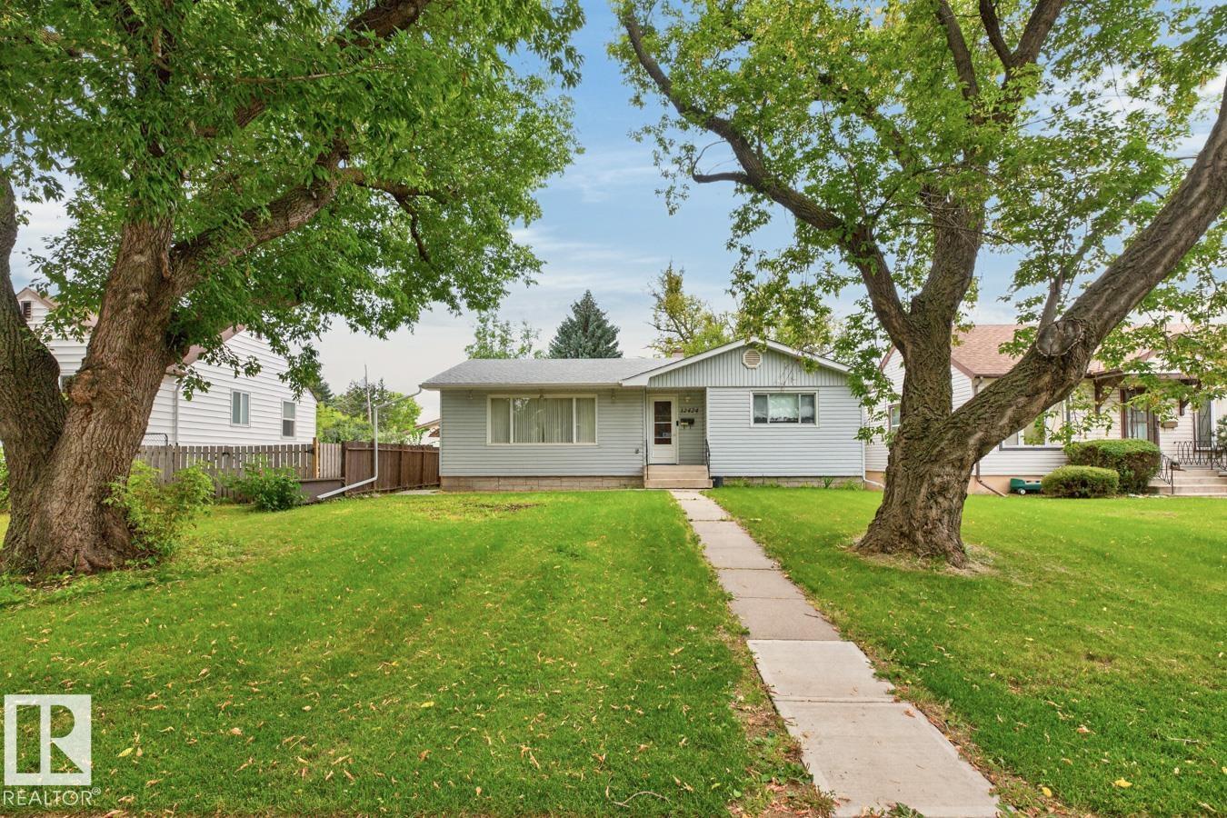 12424 77 ST NW - 5