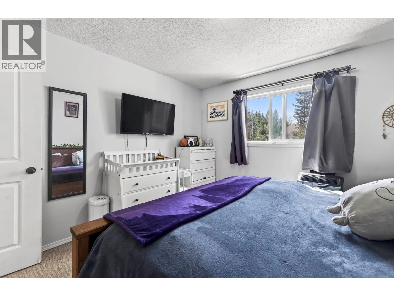 509 Clearwater Valley Road - 16