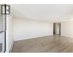 1906 3771 Bartlett Court, Burnaby, BC V3J7G8 Photo 7