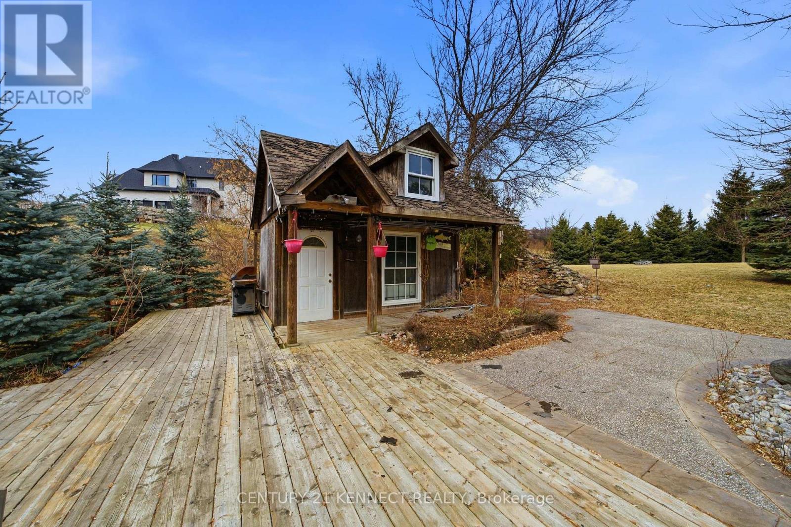 6 LAING COURT - 10