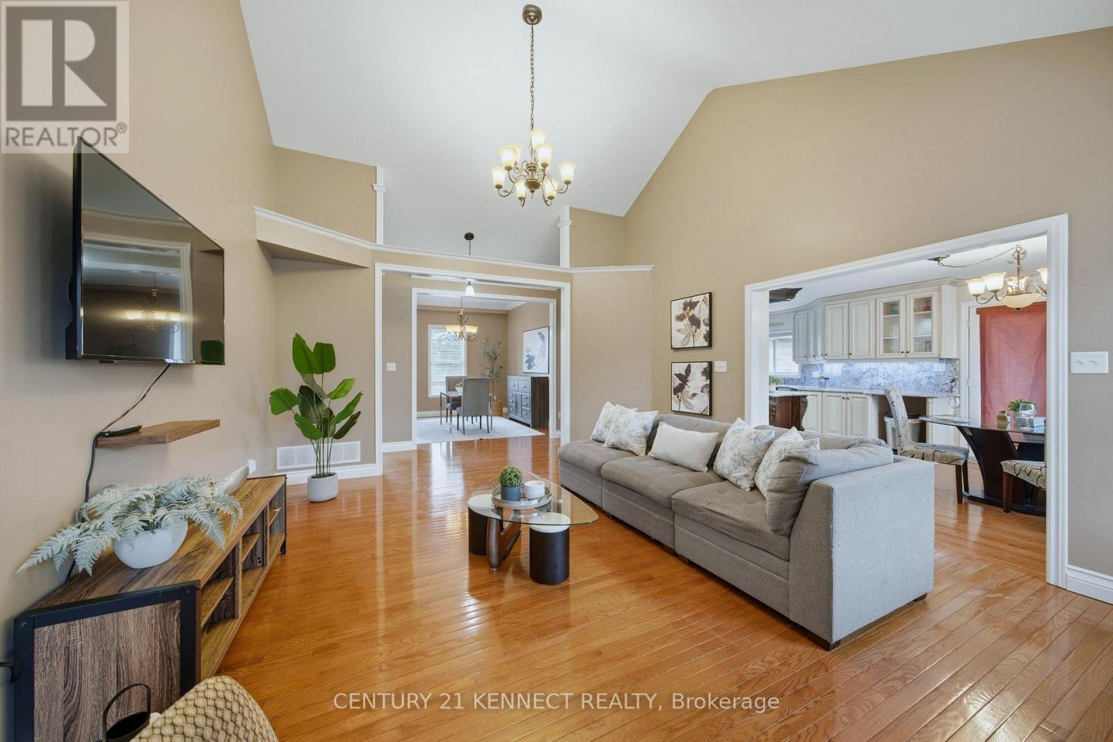 6 LAING COURT - 19