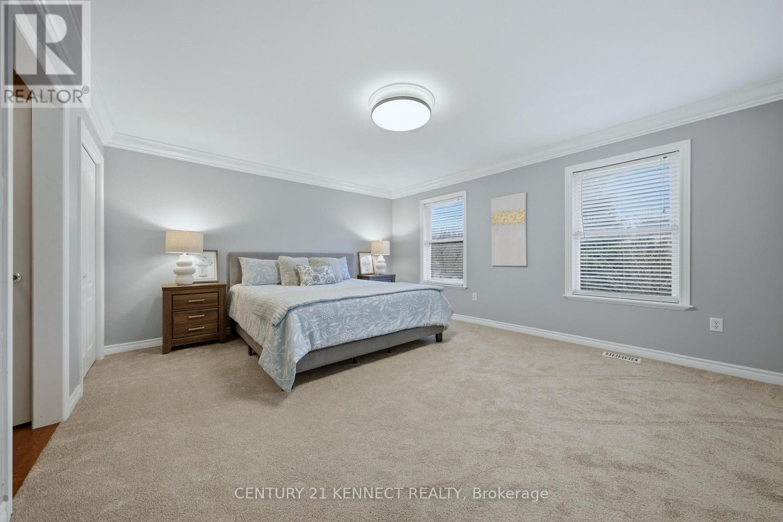 6 LAING COURT - 28