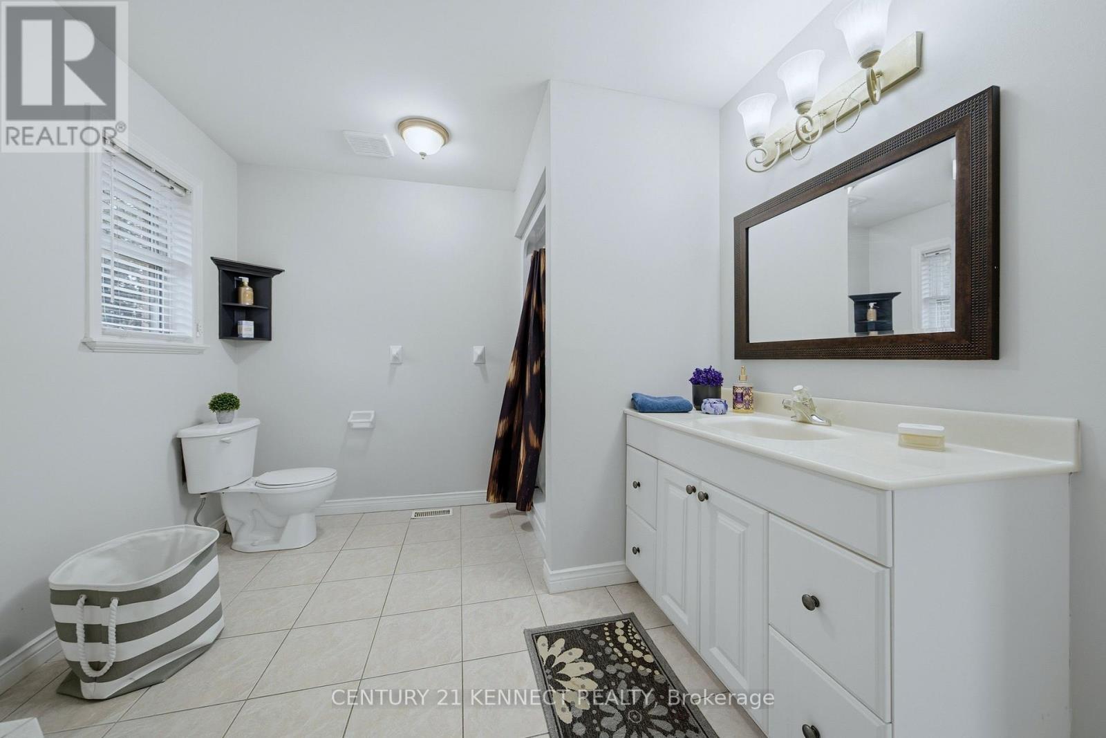 6 LAING COURT - 31