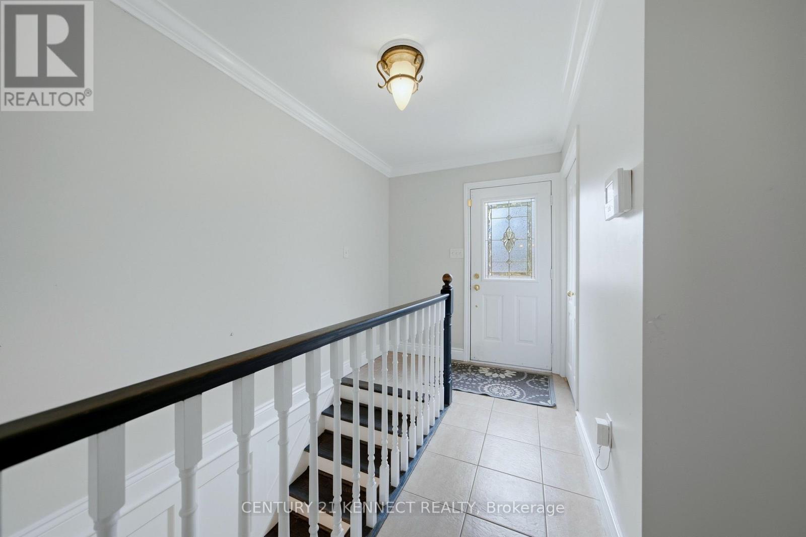 6 LAING COURT - 34