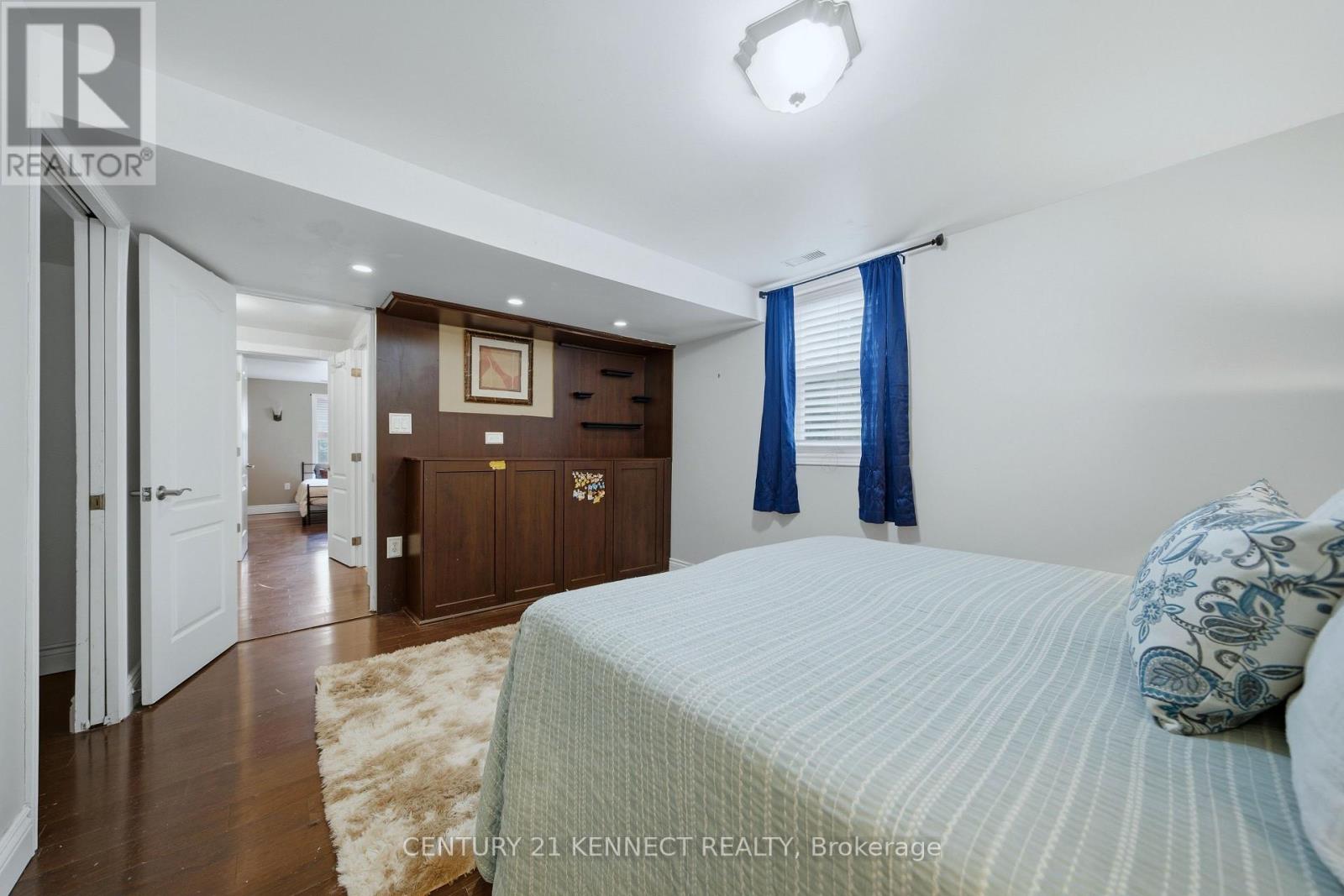 6 LAING COURT - 46