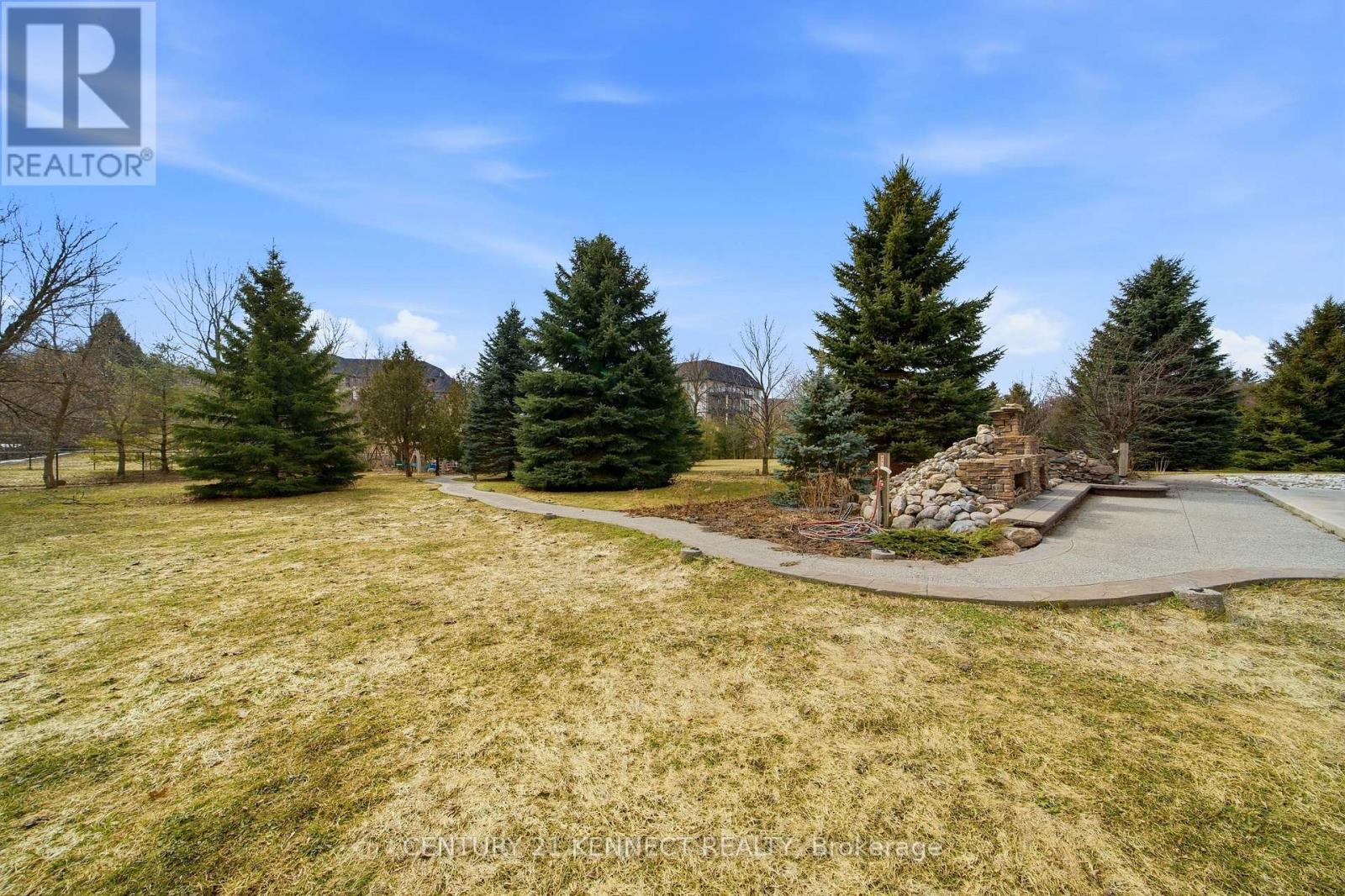 6 LAING COURT - 7