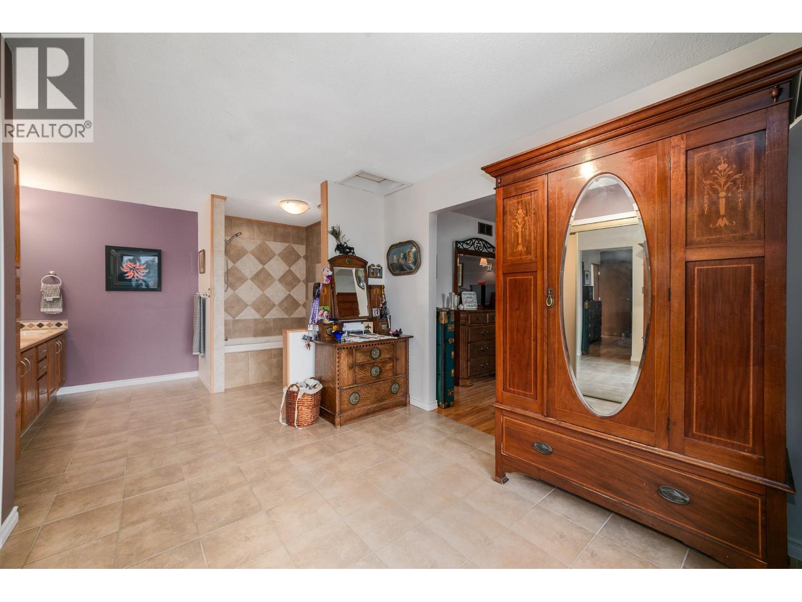  771 Cassiar Court, Kelowna