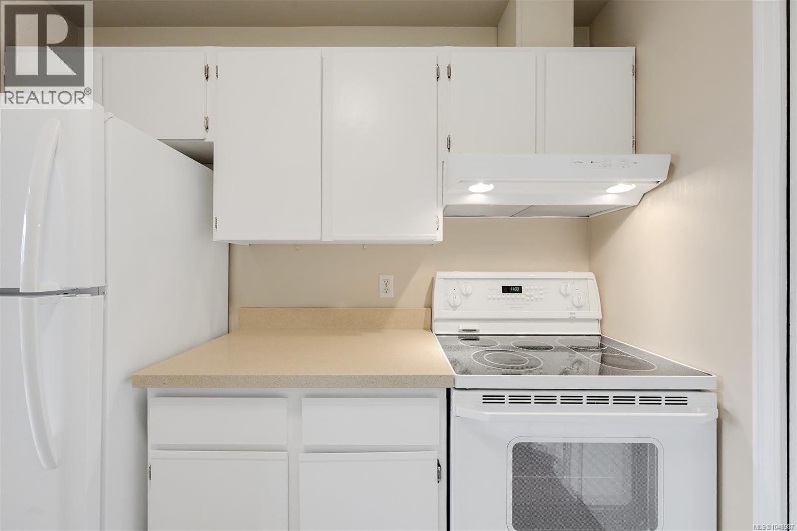 201 4030 Quadra Street, Saanich