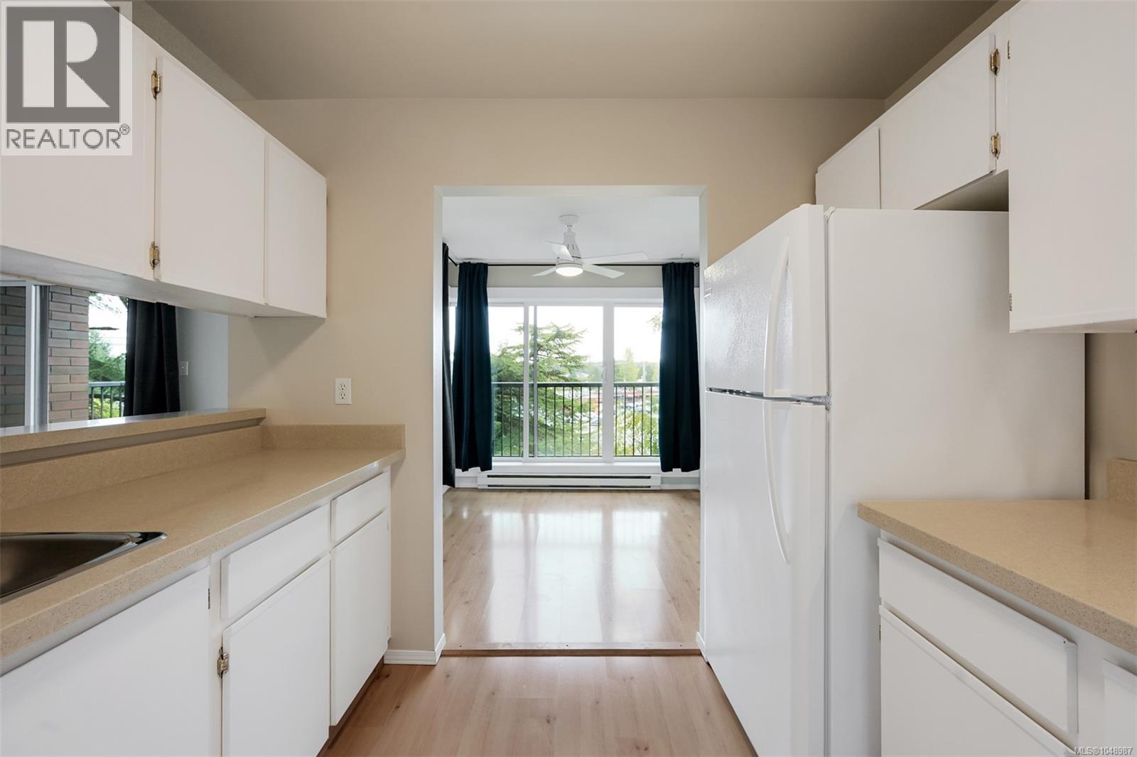 201 4030 Quadra Street, Saanich