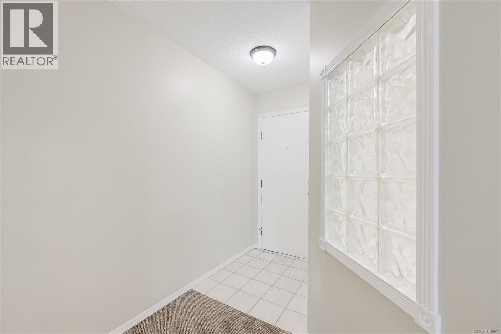 201 4030 Quadra Street, Saanich