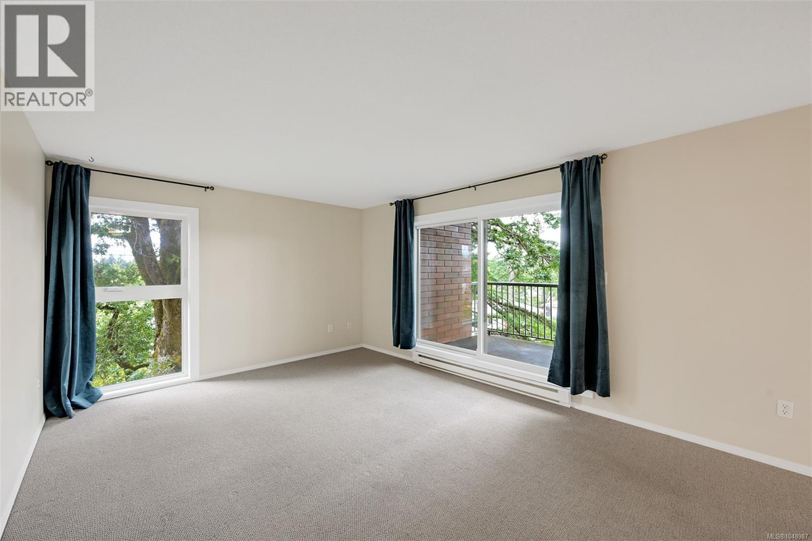 201 4030 Quadra Street, Saanich