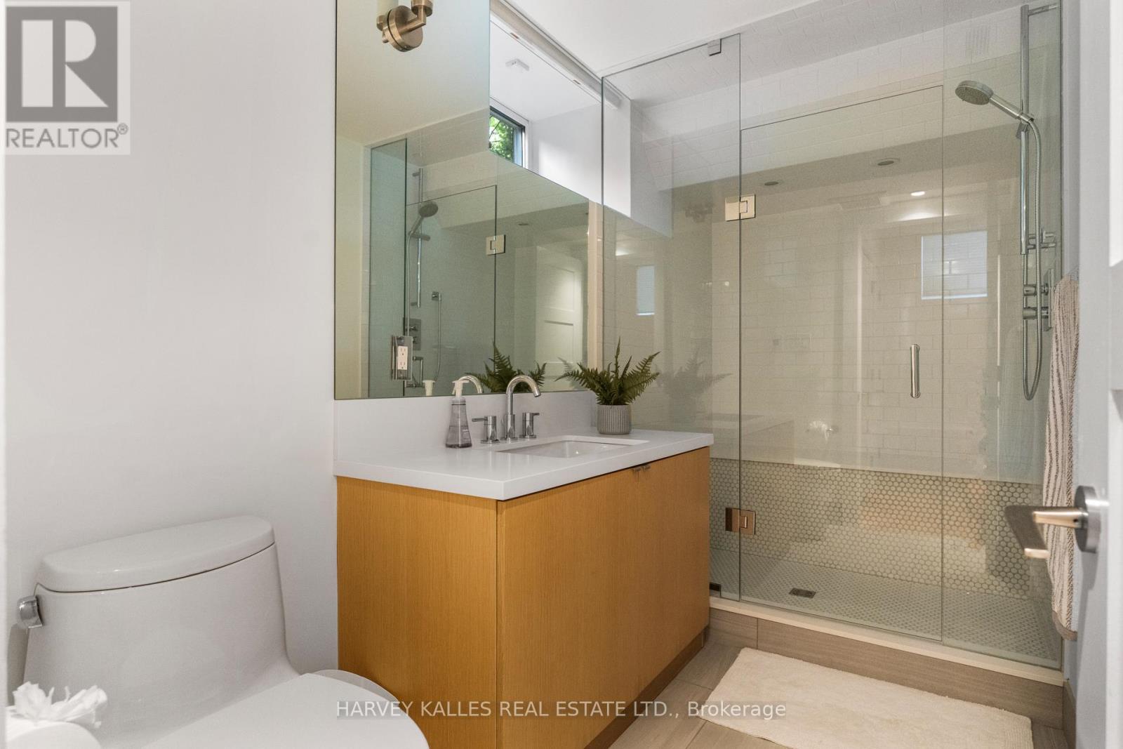 497 PALMERSTON BOULEVARD - 37