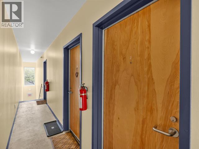 2-4069 4TH AVENUE, Whitehorse — photo 3