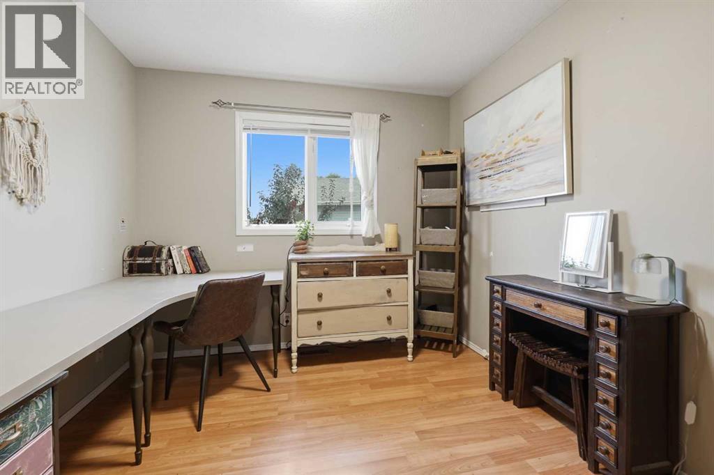 Listing photo – 37 Sunrise Crescent, Blackfalds