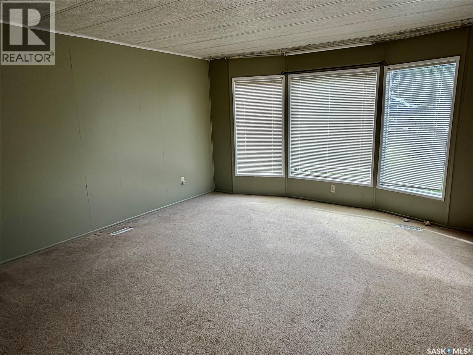220 Wright ROAD, Moosomin — photo 5