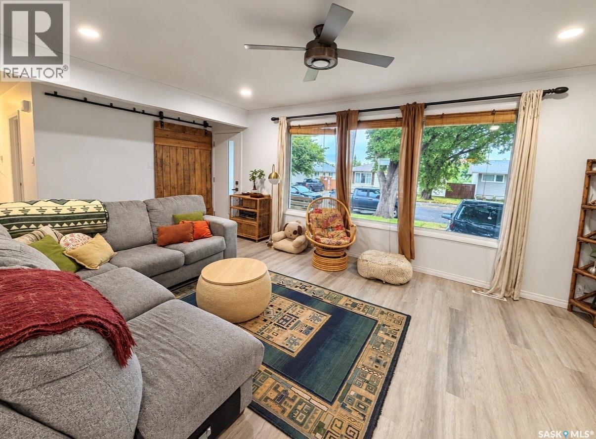 270 Conlin DRIVE - 5