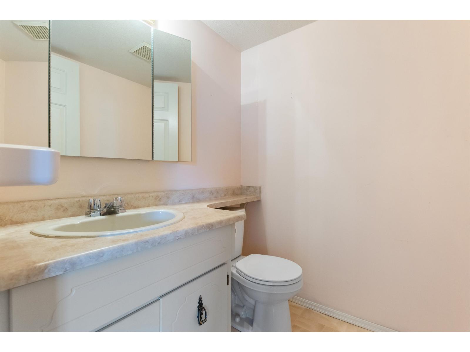 202 8725 ELM DRIVE, Chilliwack Proper South, Chilliwack