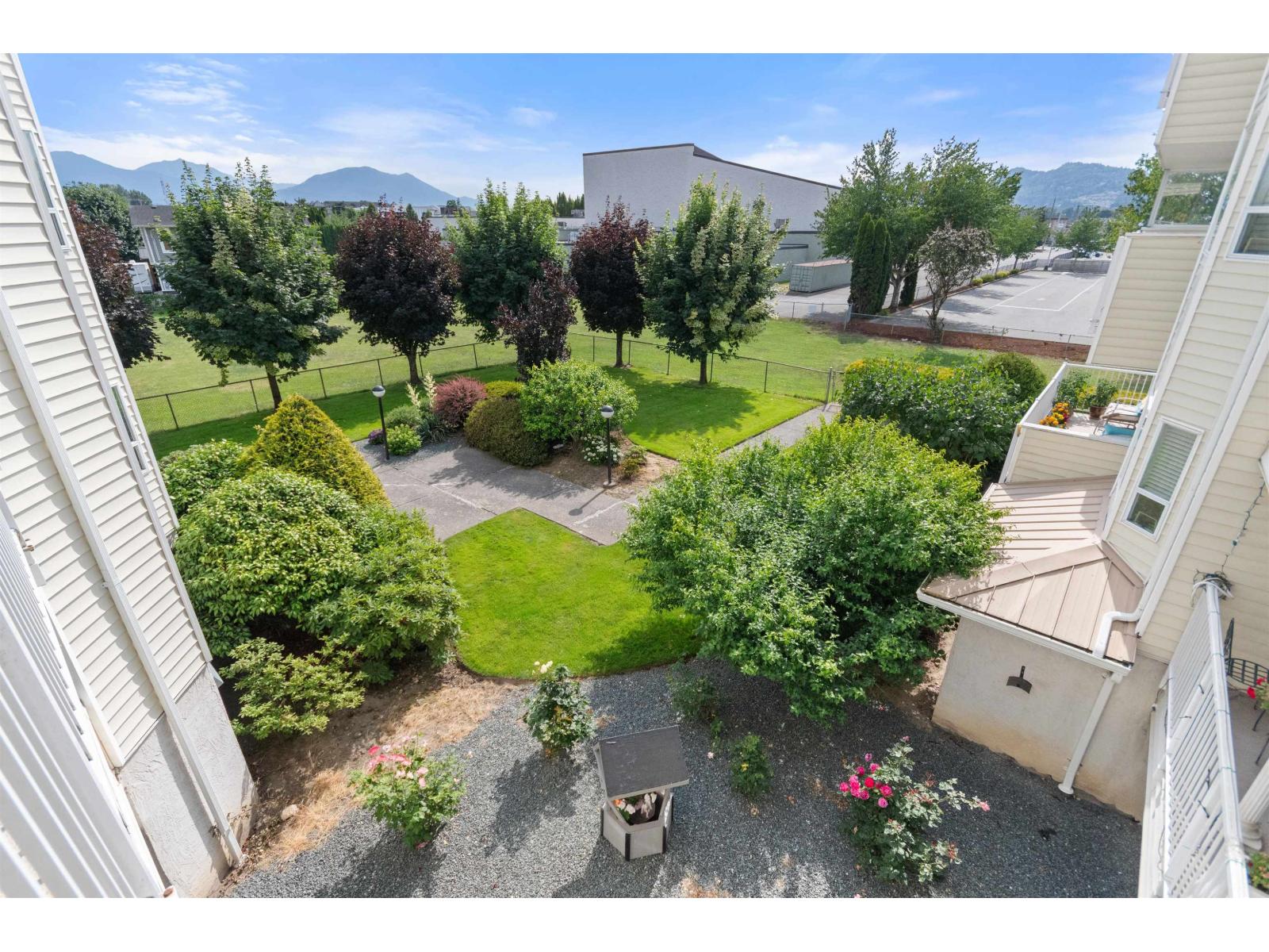 202 8725 ELM DRIVE, Chilliwack Proper South, Chilliwack