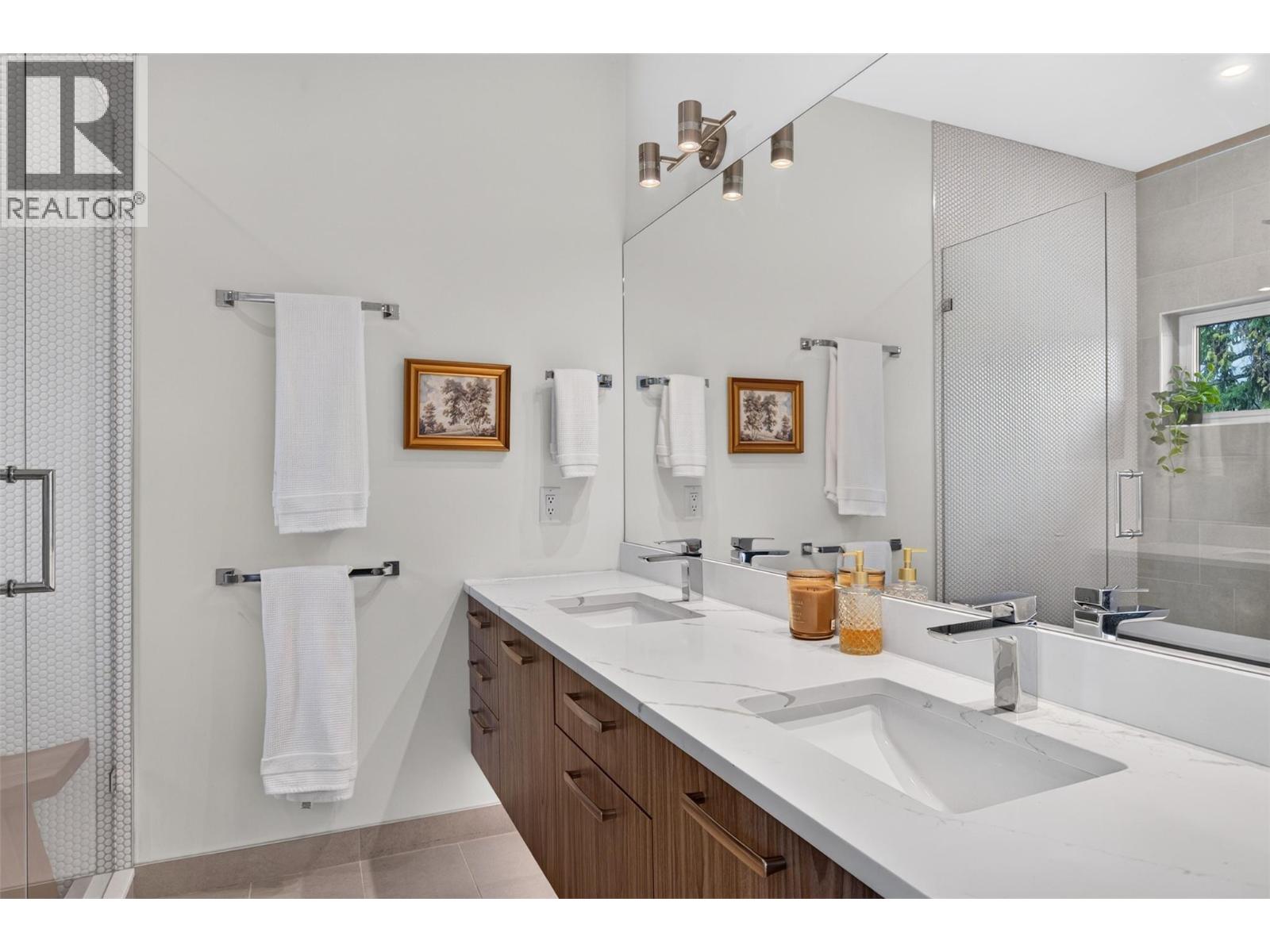 4 845 Lawson Avenue, Kelowna