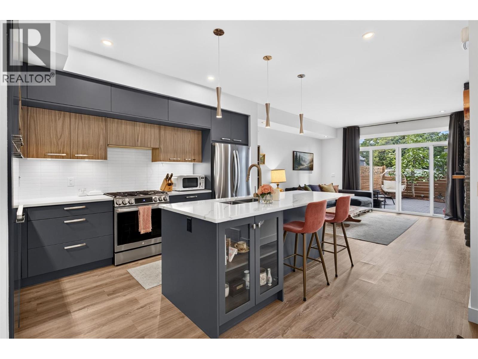 #4 845 Lawson Avenue - 4