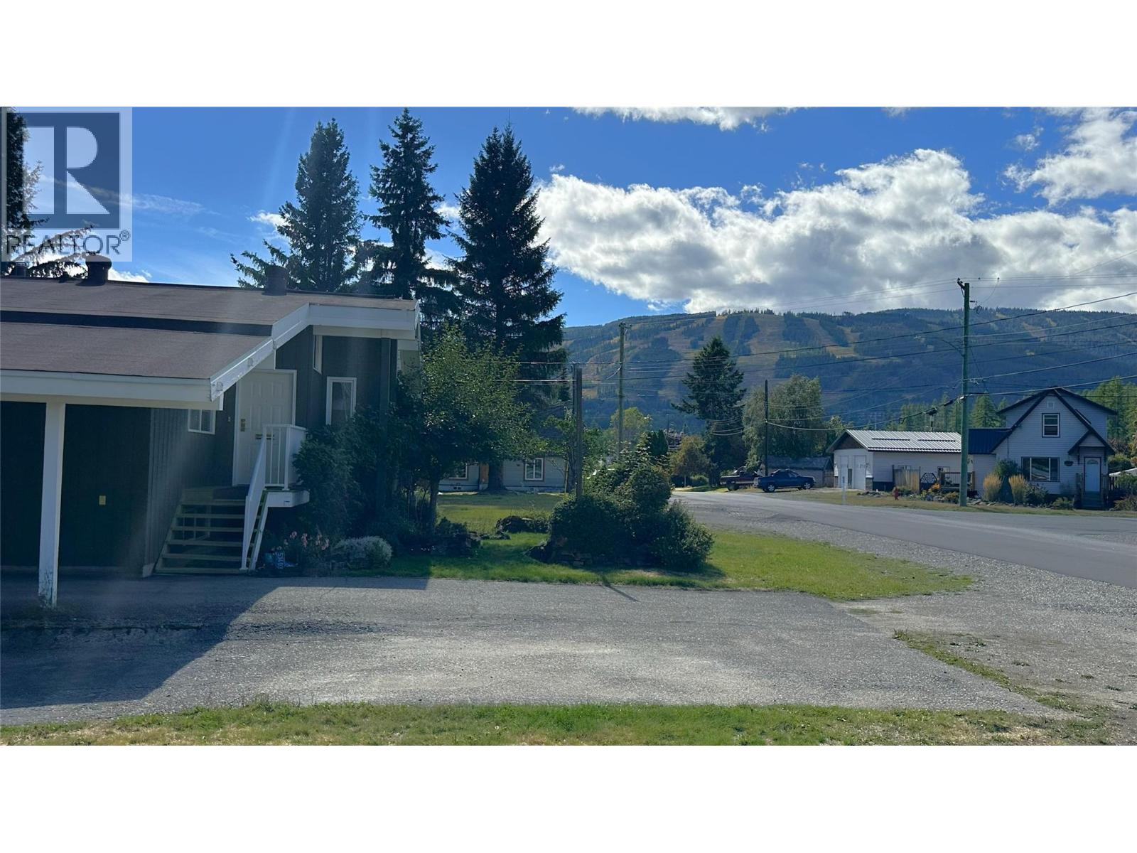 604 Moyie Street - 39