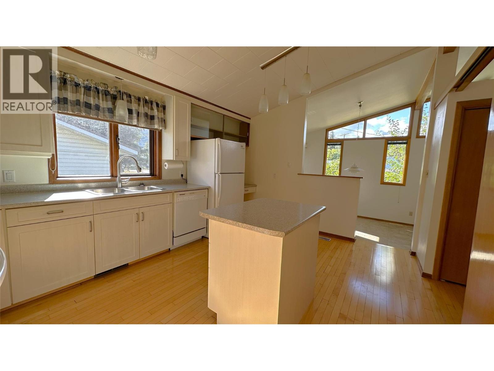 604 Moyie Street - 8