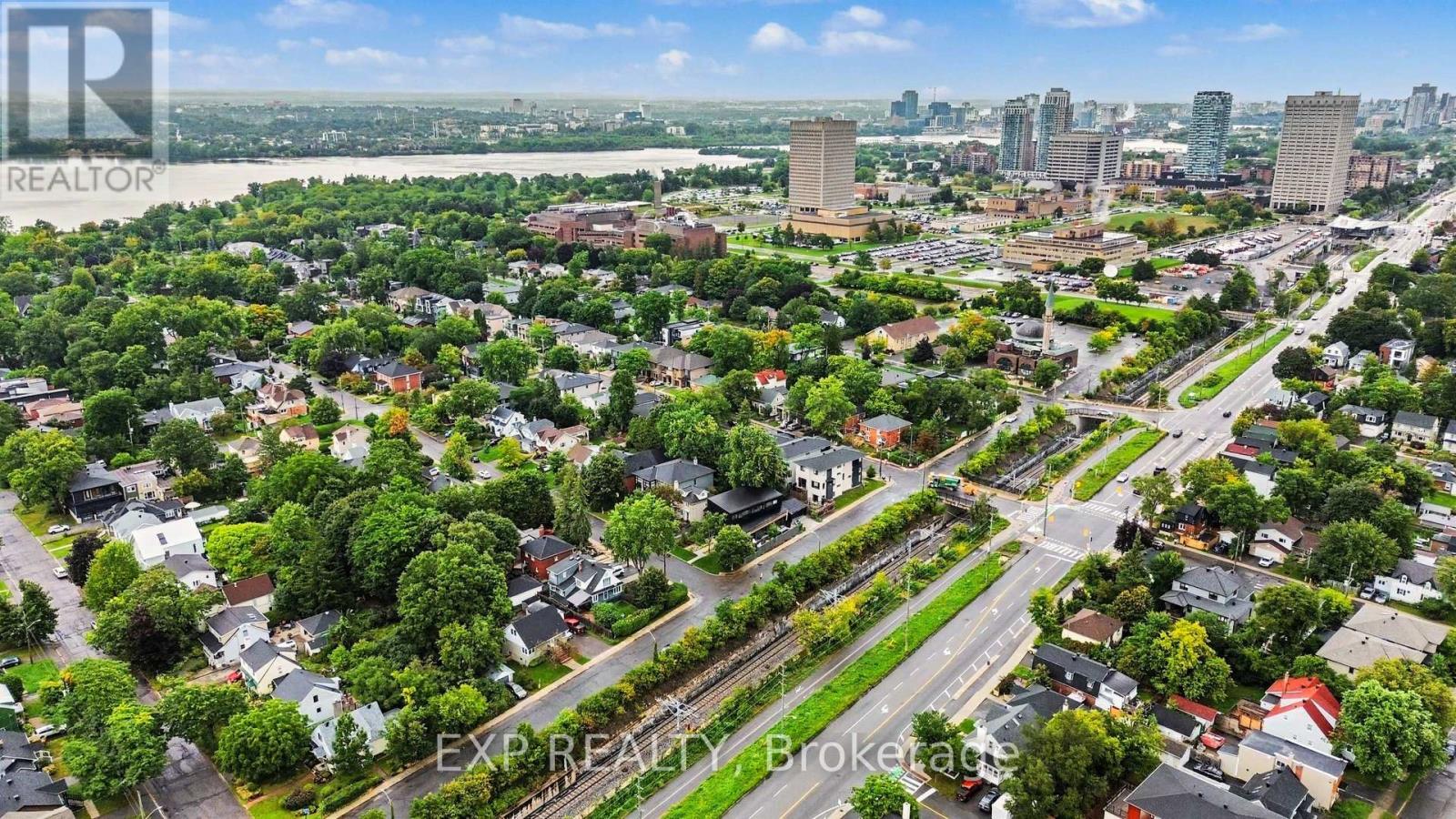 2 Bed, 2 Bath House for Sale in Ottawa – 252 COWLEY AVENUE, Ottawa – MLS# X13757184 - Image 7