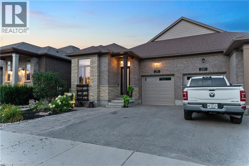 98 WOODBERRY Crescent, Elmira — photo 1