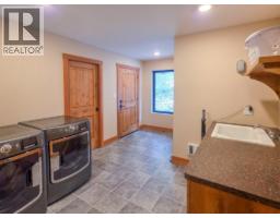 234 Walkers Lane, Kootenay Bay, BC V0B1X0 Photo 41