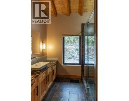 234 Walkers Lane, Kootenay Bay, BC V0B1X0 Photo 37
