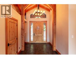 Living room - 234 Walkers Lane, Kootenay Bay, BC V0B1X0 Photo 11
