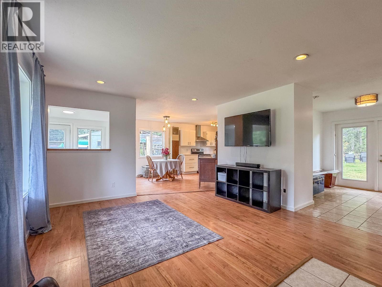 12925 DENIS Road, Telkwa