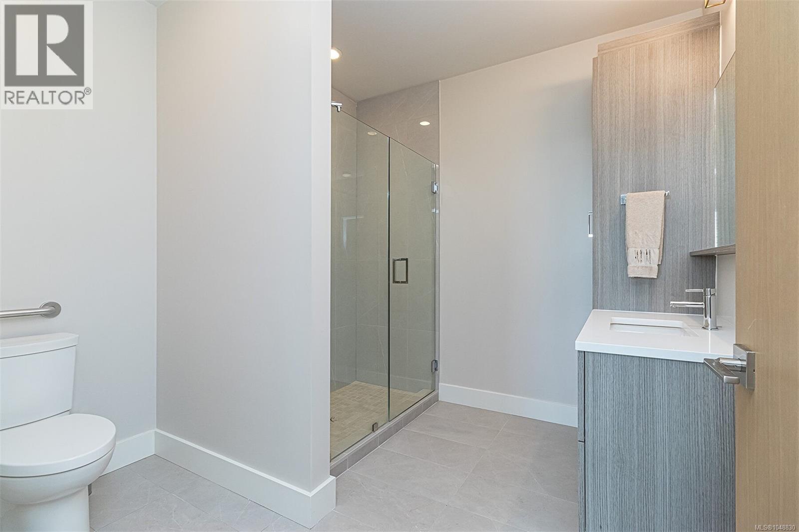  622 Admirals Road, Esquimalt