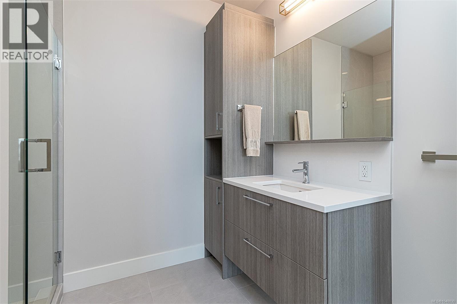  622 Admirals Road, Esquimalt