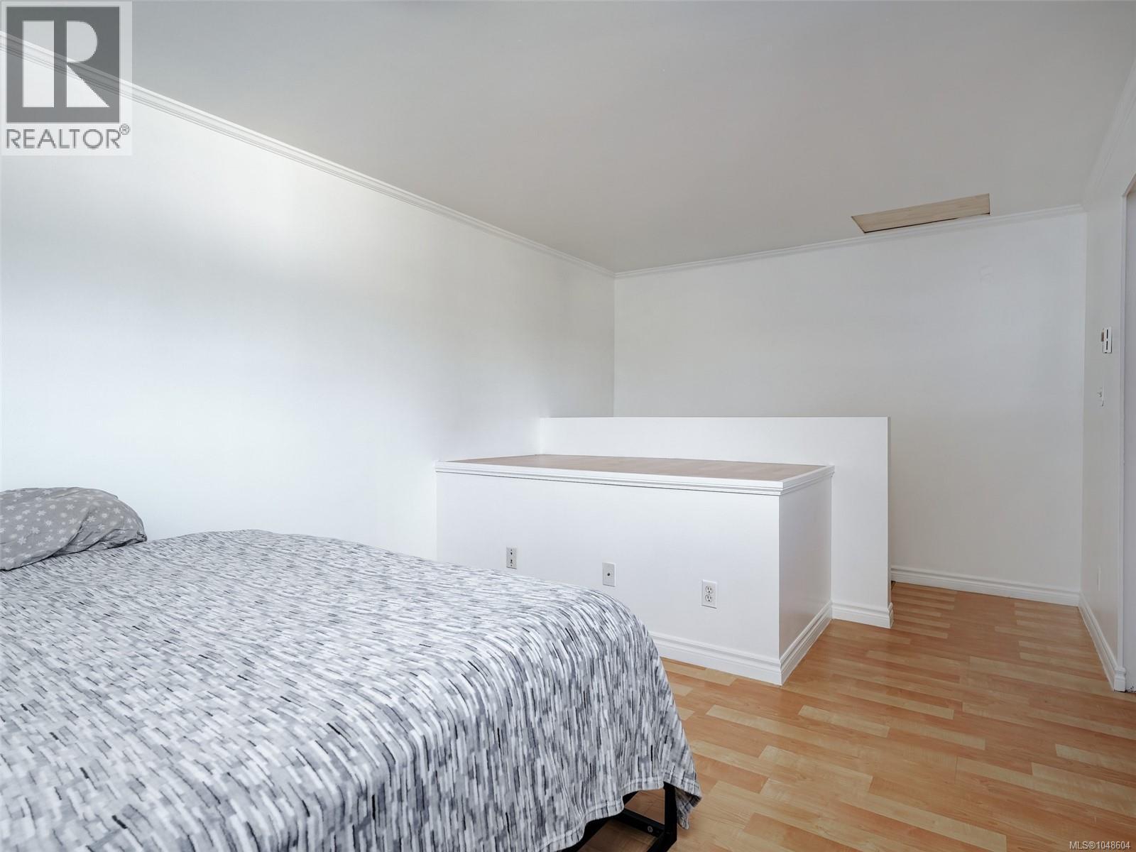 #4 740 Wilson St - 15
