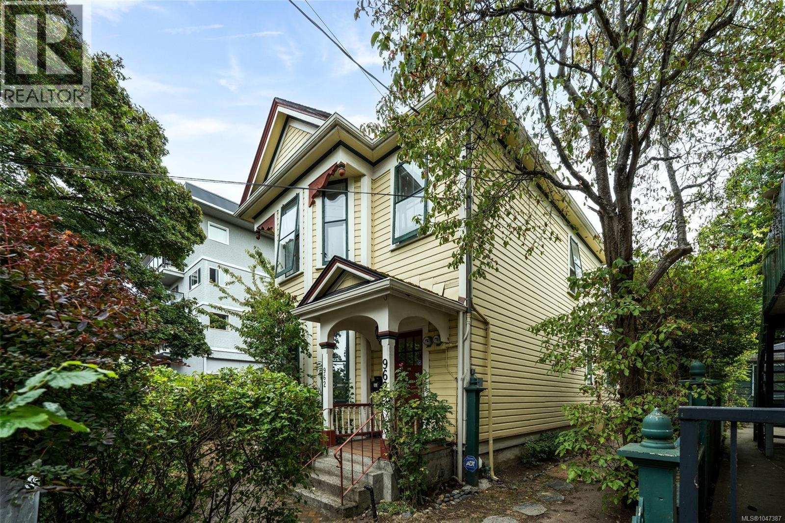  962 Fairfield Road, Victoria