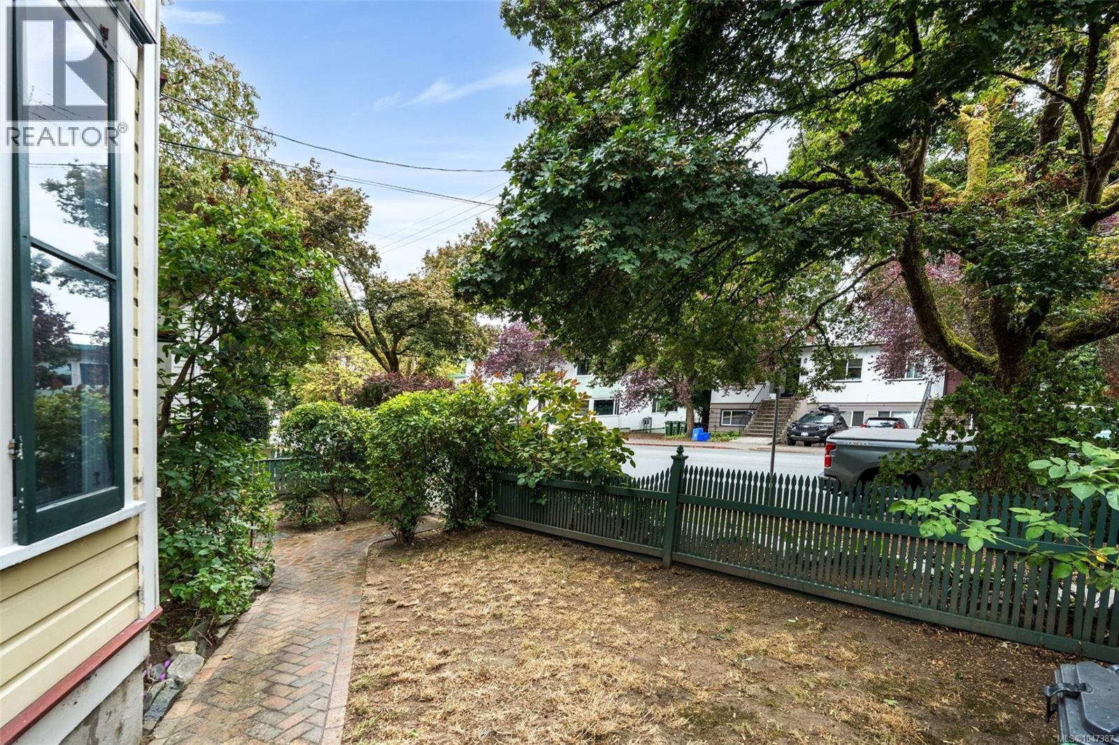 962 Fairfield Rd - 3