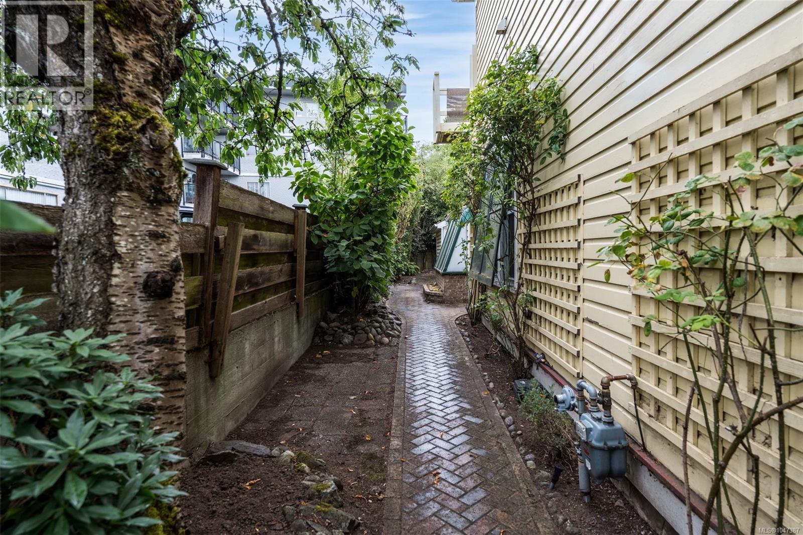  962 Fairfield Road, Victoria
