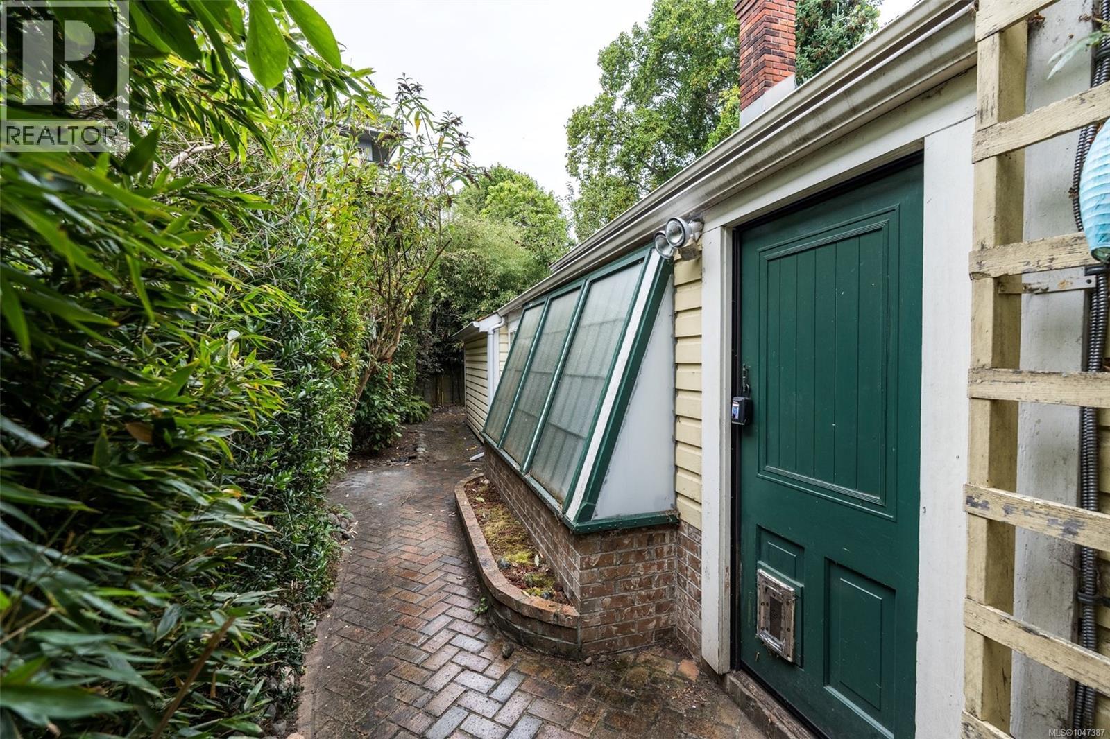  962 Fairfield Road, Victoria