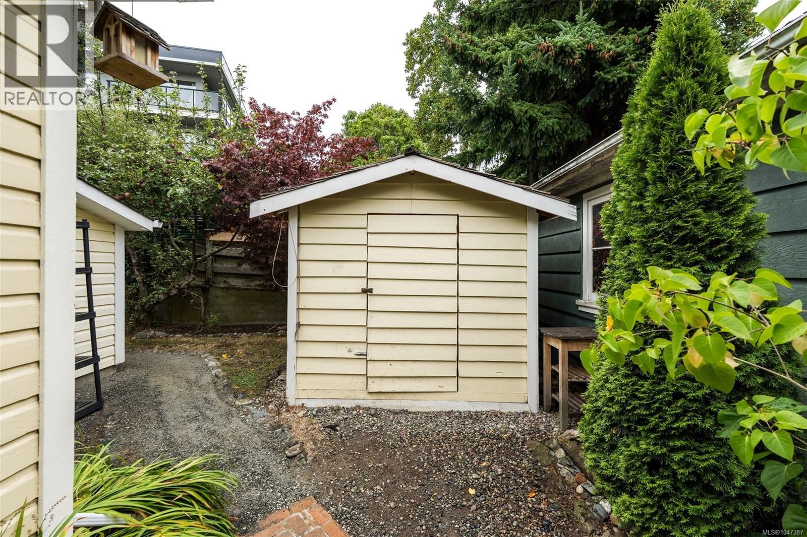  962 Fairfield Road, Victoria