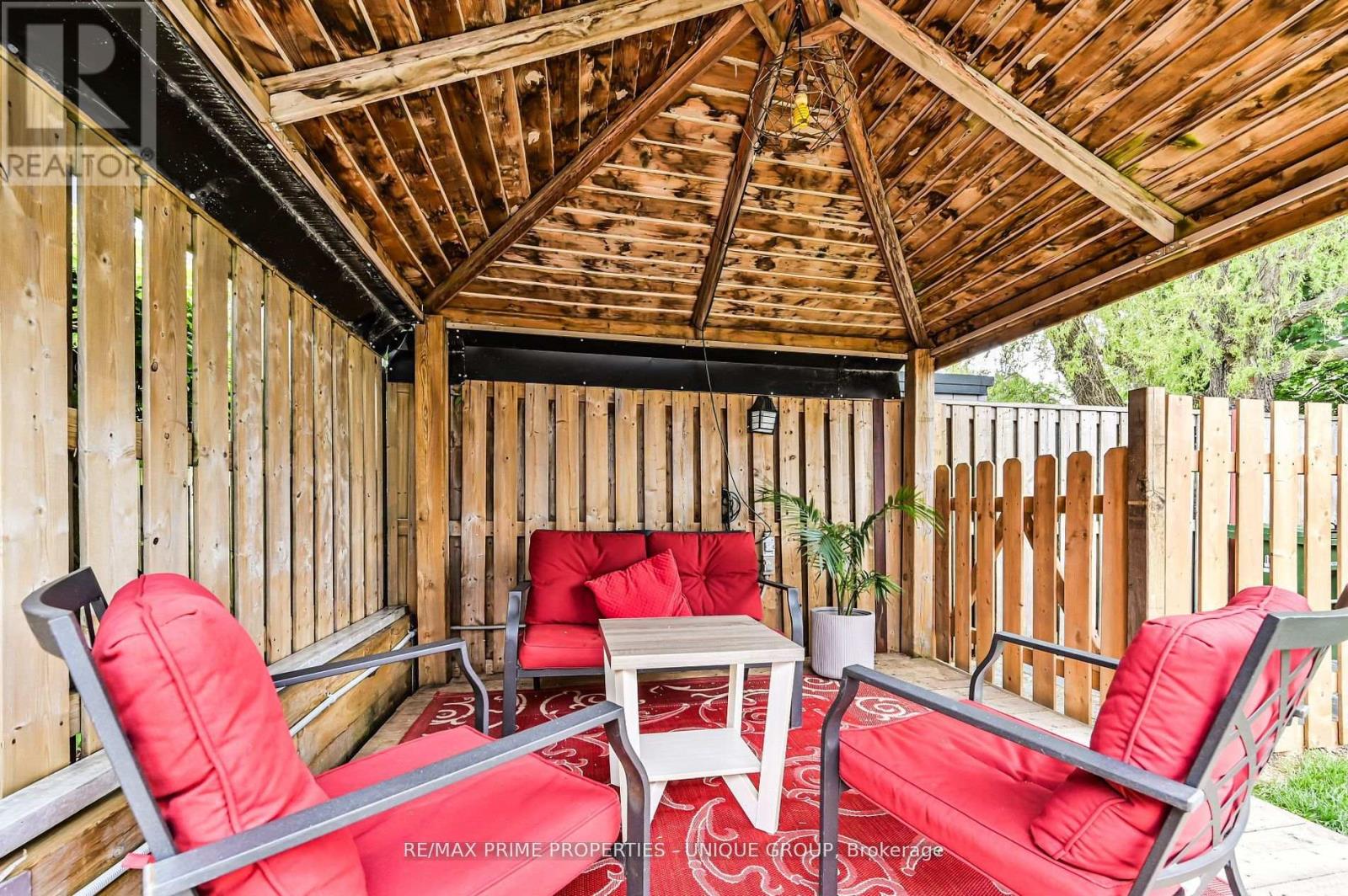 16 EASTWOOD AVENUE - 37