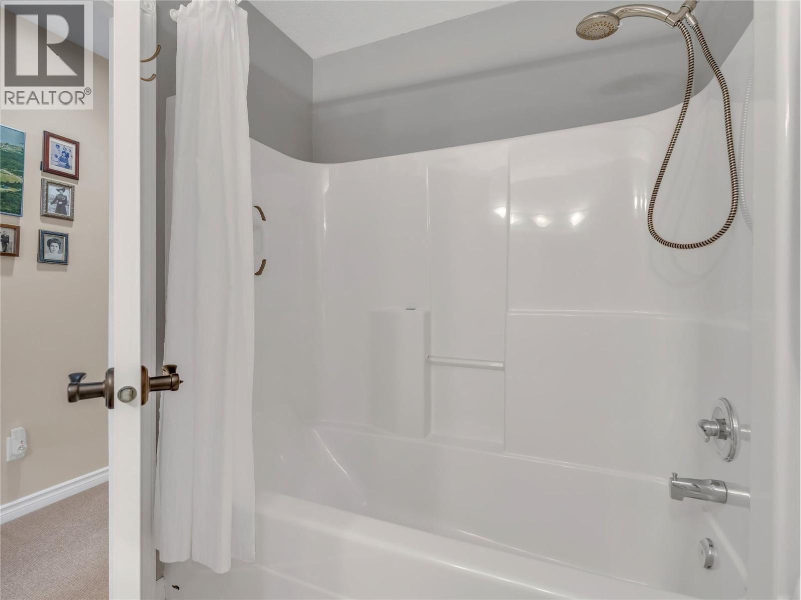 8416 JUBILEE Road Unit# 307, Summerland