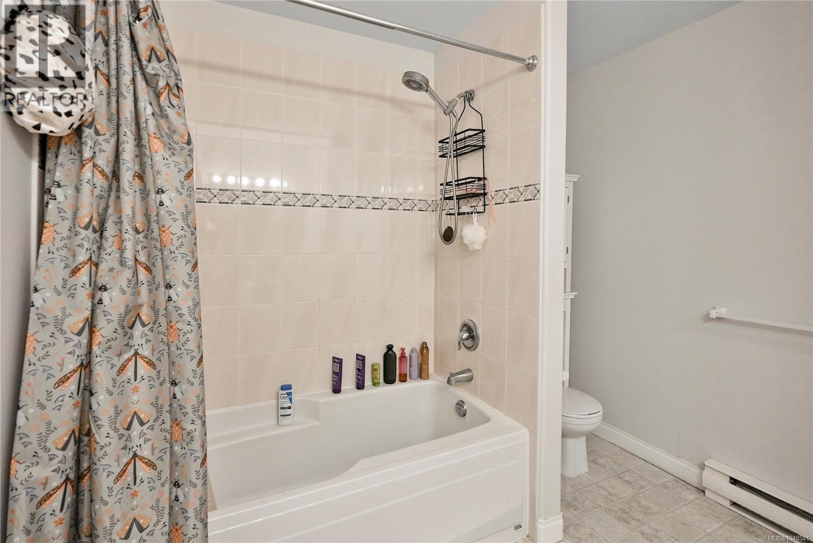 25 4525 Wilkinson Road, Saanich