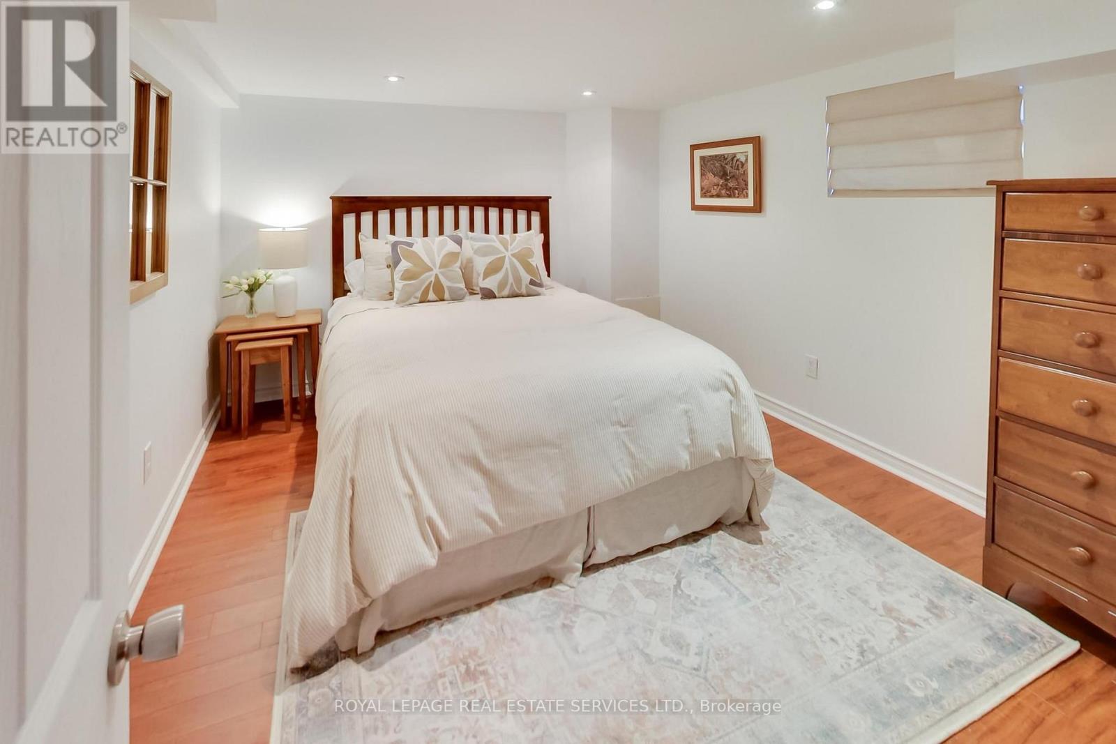 21 PARKER AVENUE - 13