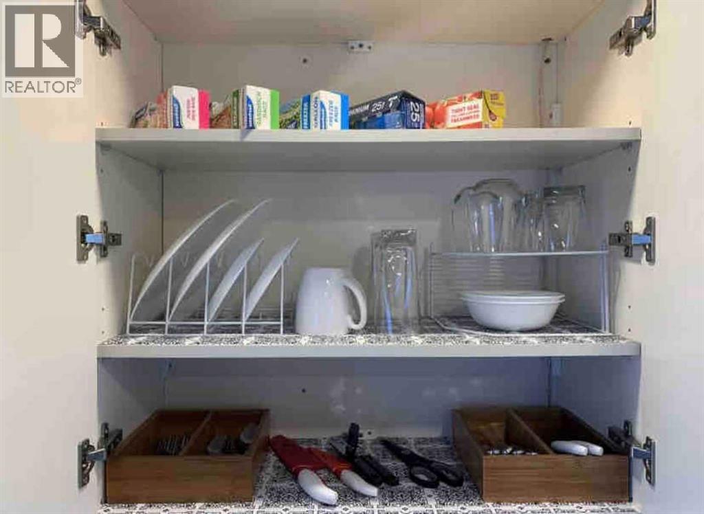 515 11 Street S - 12