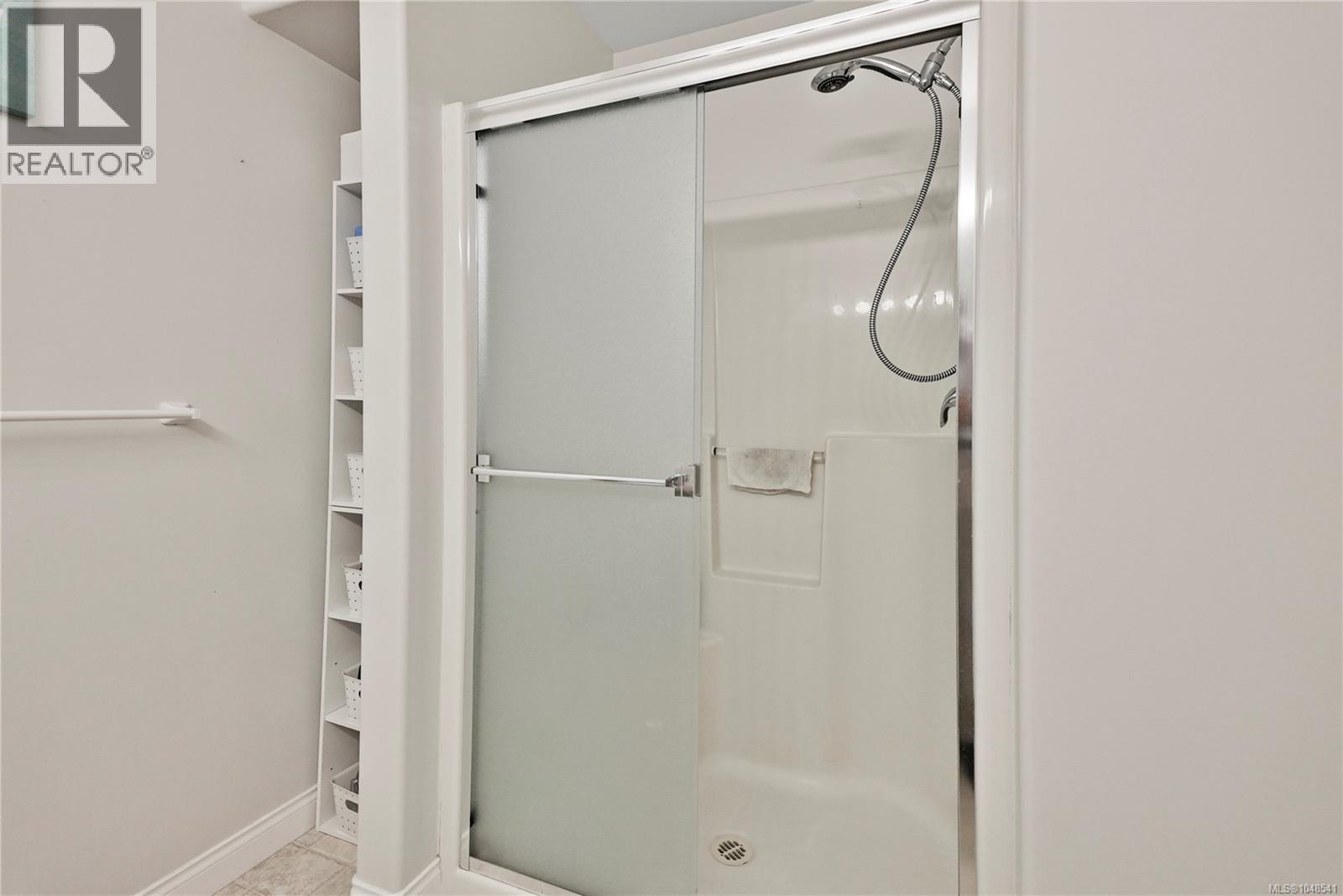 25 4525 Wilkinson Road, Saanich