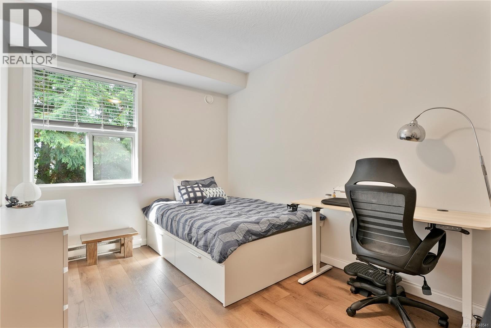 25 4525 Wilkinson Road, Saanich