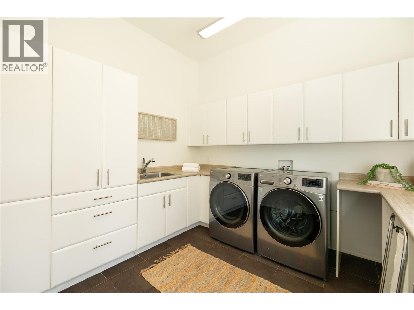  4840 LAKESHORE Road, Kelowna