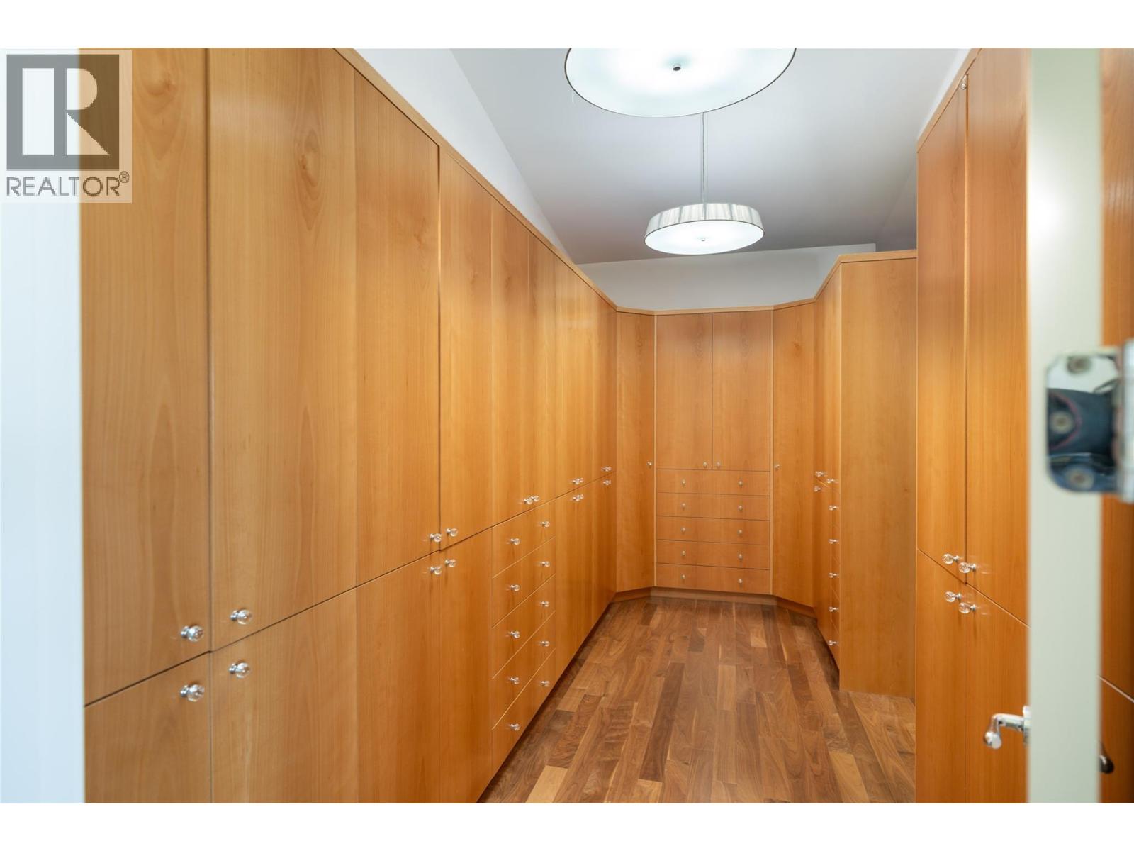  4840 LAKESHORE Road, Kelowna
