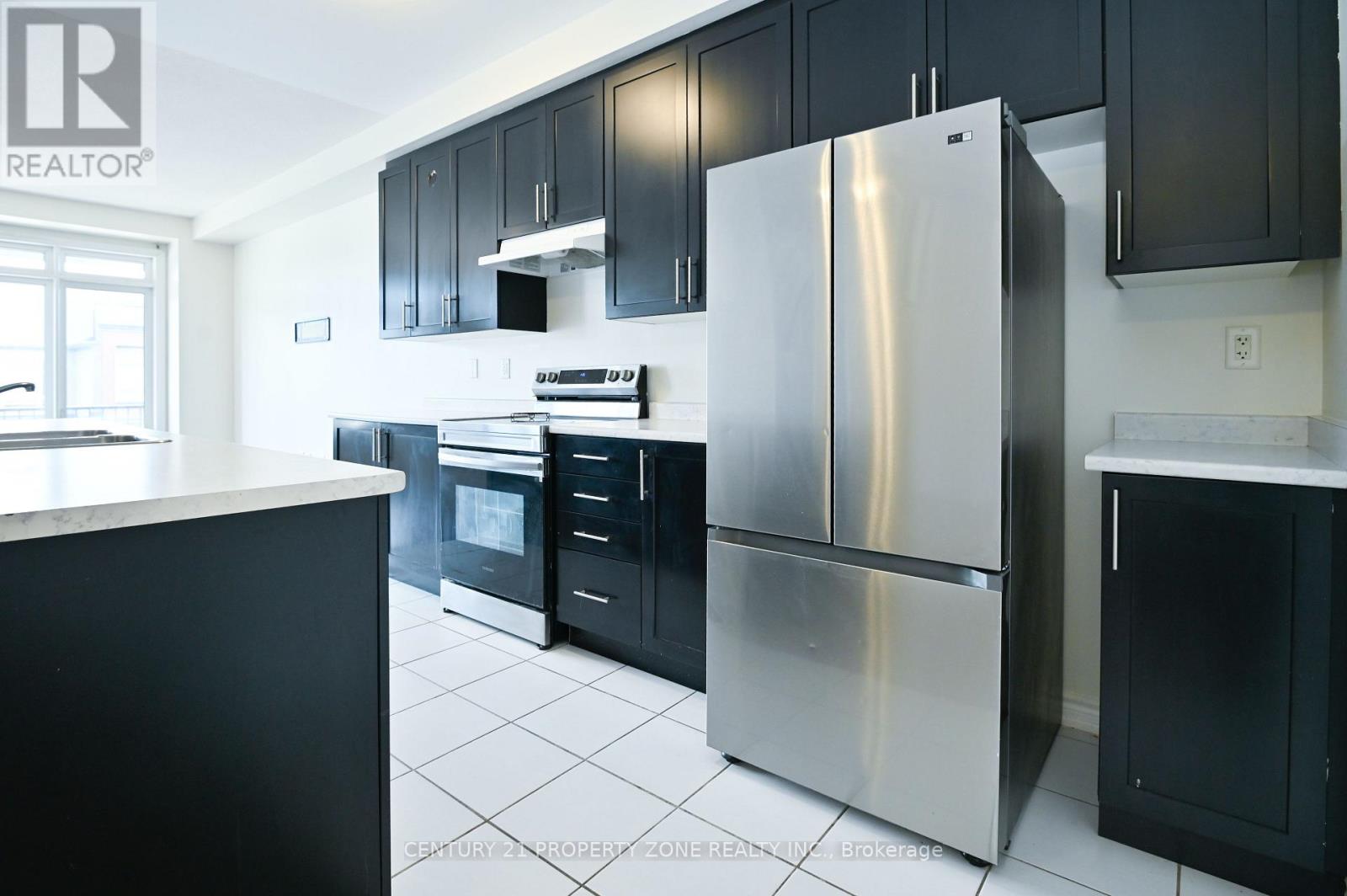 42 DONALD FICHT CRESCENT - 14